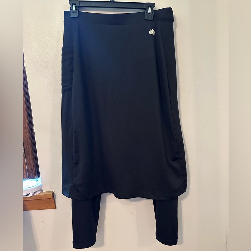Snoga Black Skirt with Leggings-L